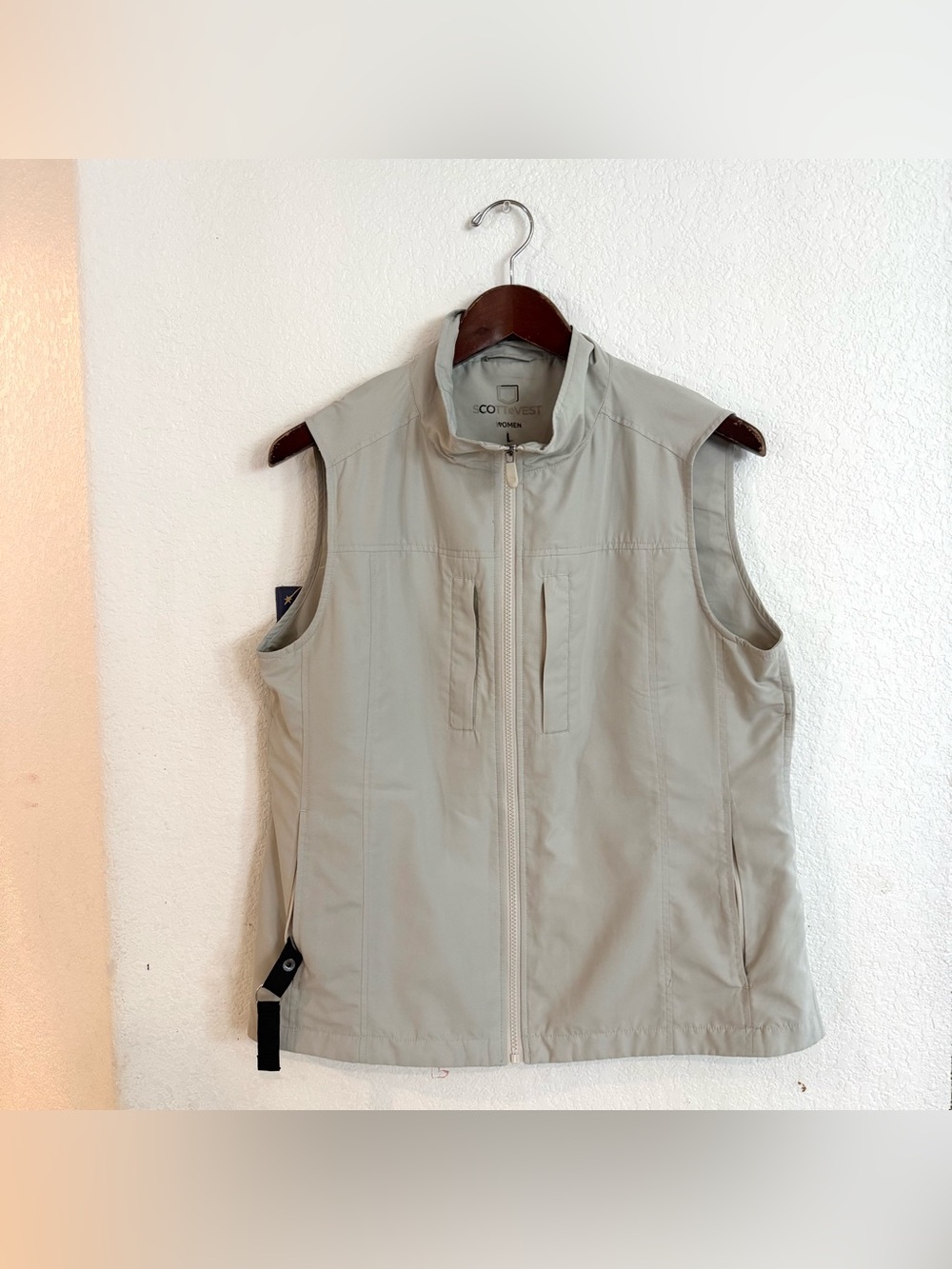 Scottevest Womens Vest Beige Travel Pockets Zip Size Large
